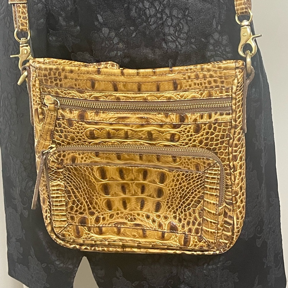 BRAHMIN CLEO Toasted ALMOND MELBOURNE LEATHER CROSSBODY BUILT in WALLET HANDBAG